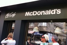 Do Nymburka míří dva slavné fast foody. Milovníci hamburgerů se mohou těšit Do Nymburka míří dva slavné fast foody. Milovníci hamburgerů se mohou těšit