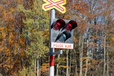 Tři přejezdy v Poděbradech jsou zavřené. Vlaky na Nymburk mohou mít zpoždění Tři přejezdy v Poděbradech jsou zavřené. Vlaky na Nymburk mohou mít zpoždění